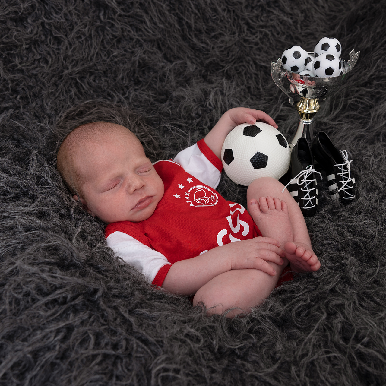 Fotografie Ine van Boerdonk fotograaf Boekel newborn baby voetbal ajax psv